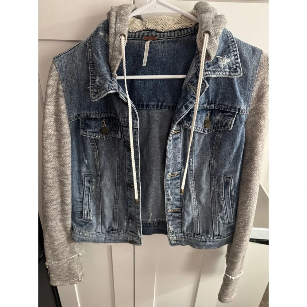 Free People Denim Hooded Jacket Blue Distressed Mixed‎ Media Knit Sleeve Small